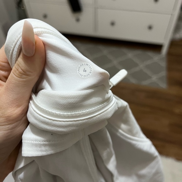 lululemon white speed up shorts - Picture 4 of 5